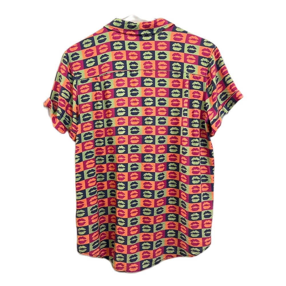 WILDFANG Pink Lip Pattern The Empower Button Up Shirt Top   Women's Size Small - Picture 6 of 9